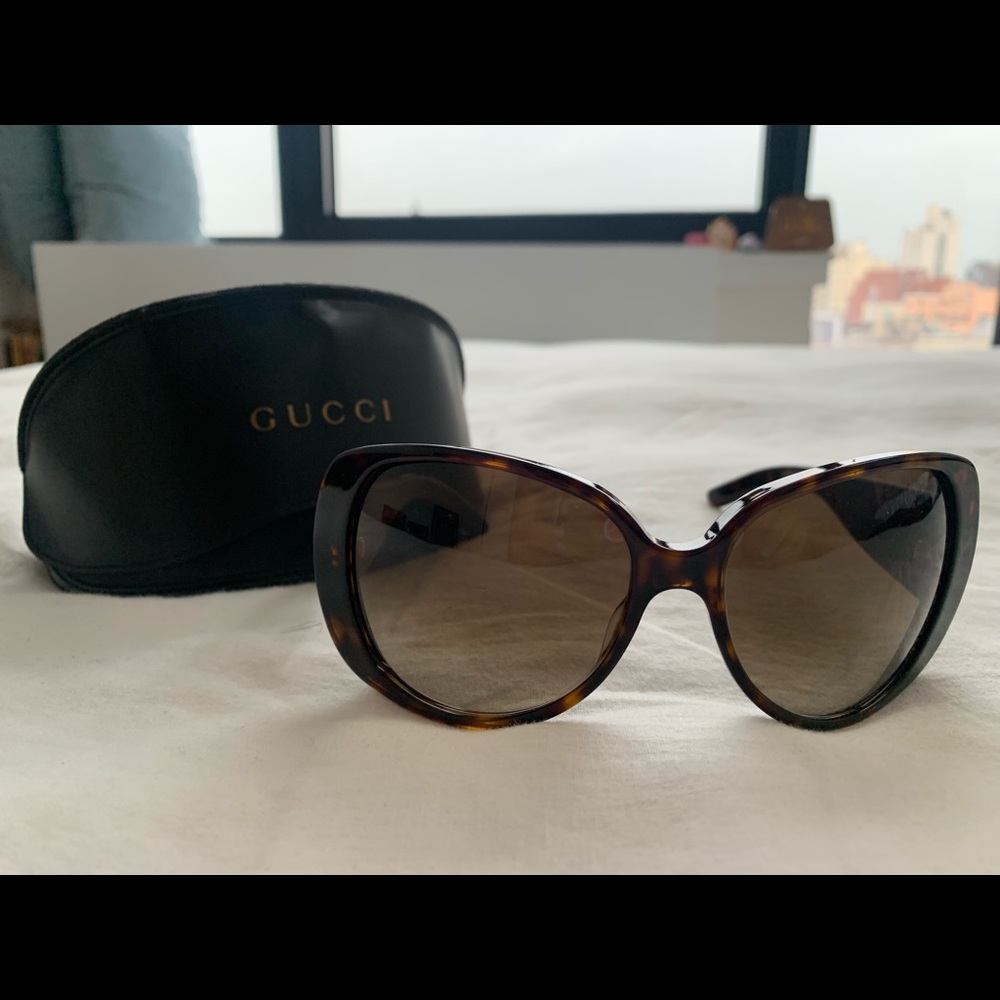 GUCCI tortoise shell sunglasses